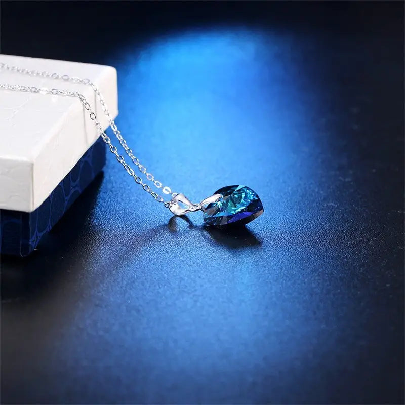 Lenora Caerwyn Jewelry Set | White Gold