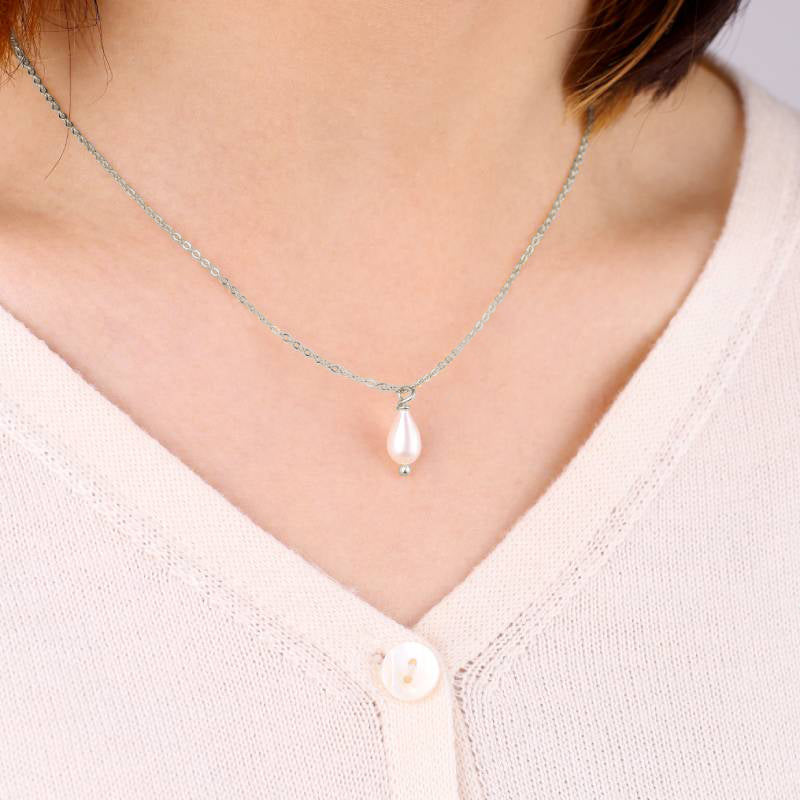Teardrop Pearl Pendant Necklace