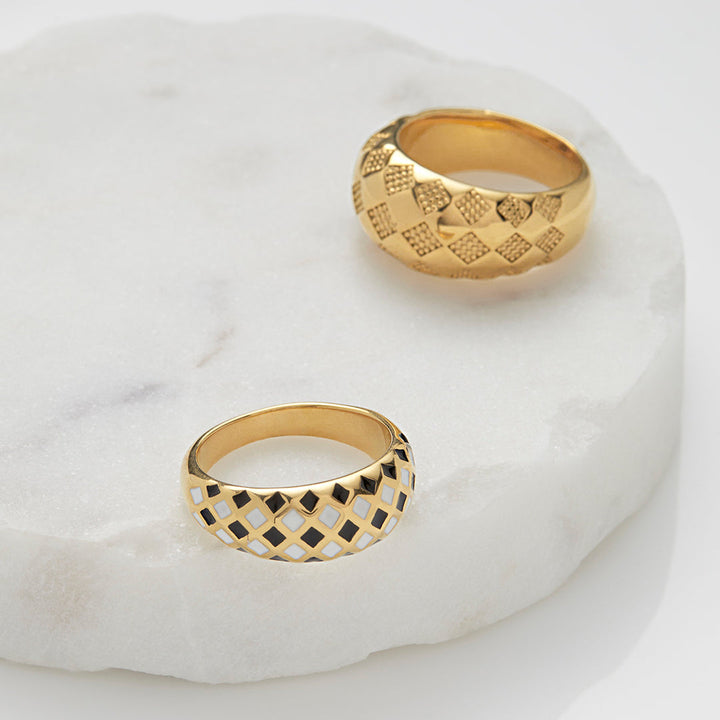 Checkerboard Pattern Ring