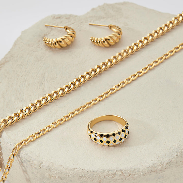 Checkerboard Pattern Ring