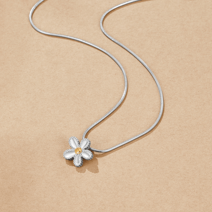 Daisy Pendant Necklace
